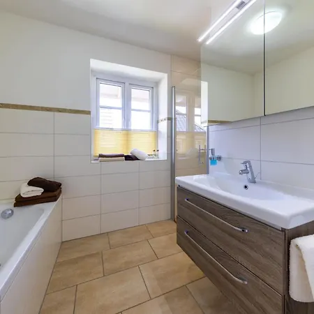 Haus Wind&wellen, Hafen * Wittdün